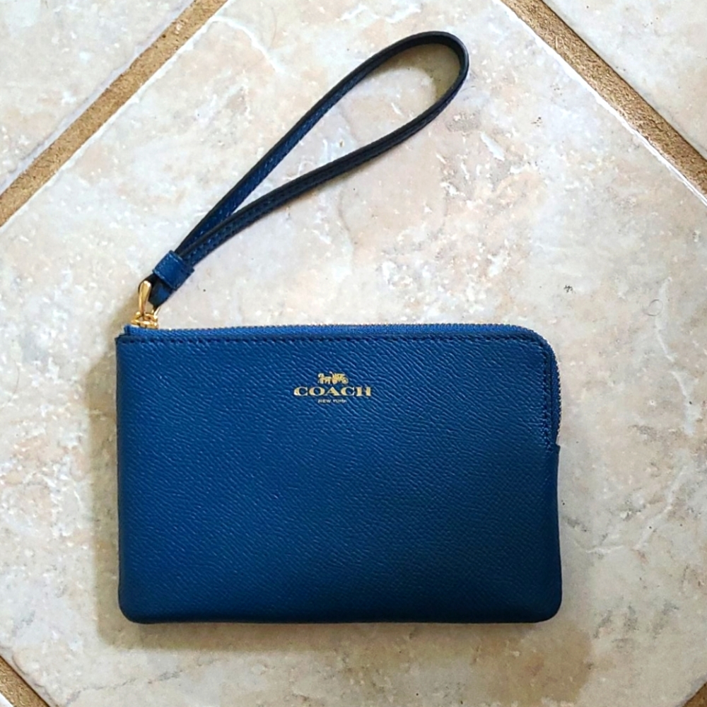 💙 Navy Blue Coach Wristlet